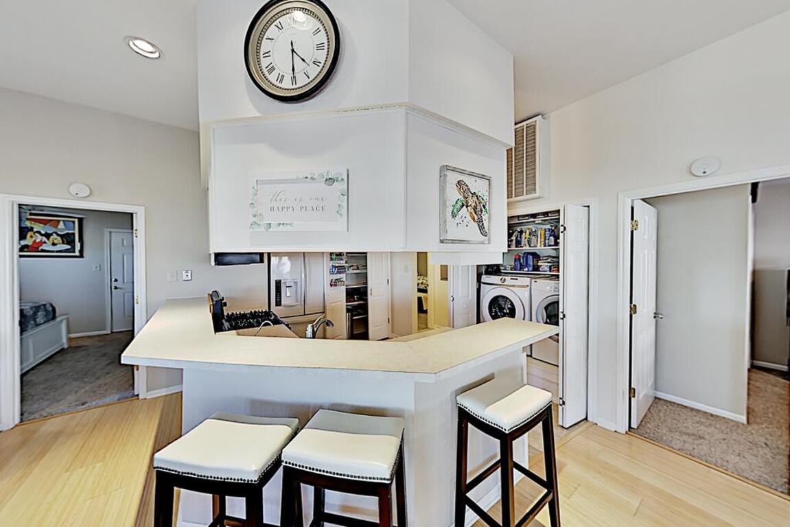 Gulf Getaway - Epic Views - Walk to Beach & Dining home photo