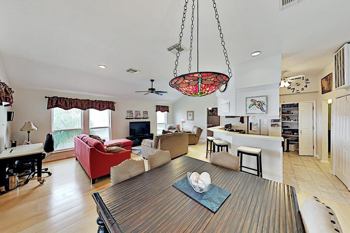 Gulf Getaway - Epic Views - Walk to Beach & Dining home photo