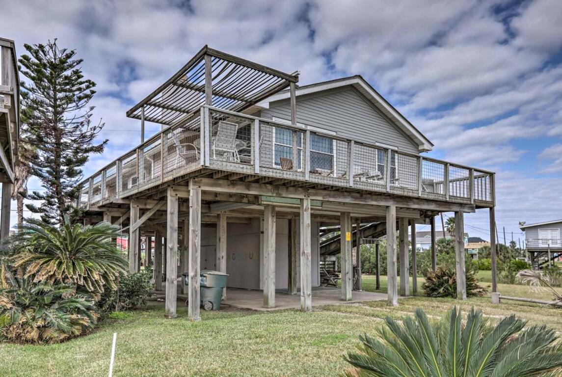 Updated Galveston Home with Deck - 150 Ft to Beach! photo