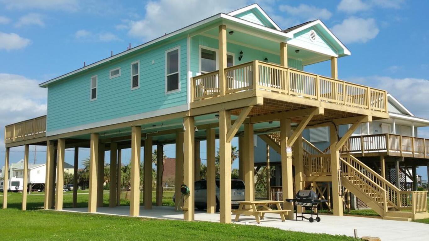 PRIVATE BEACH -- AWAY FROM THE CROWDS - Ocean Views -Short drive to MOODY GARDENS, SCHLITTER BAHN, PLEASURE PIER photo
