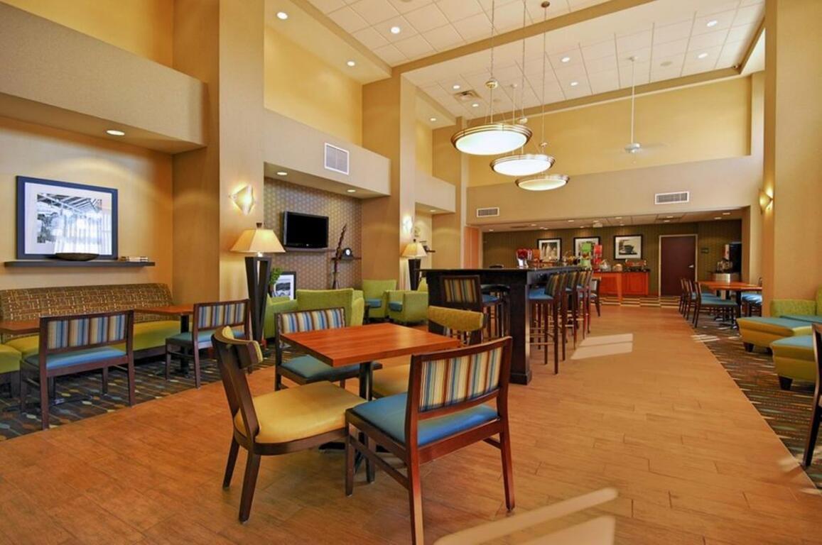 Hampton Inn and Suites New Iberia photo