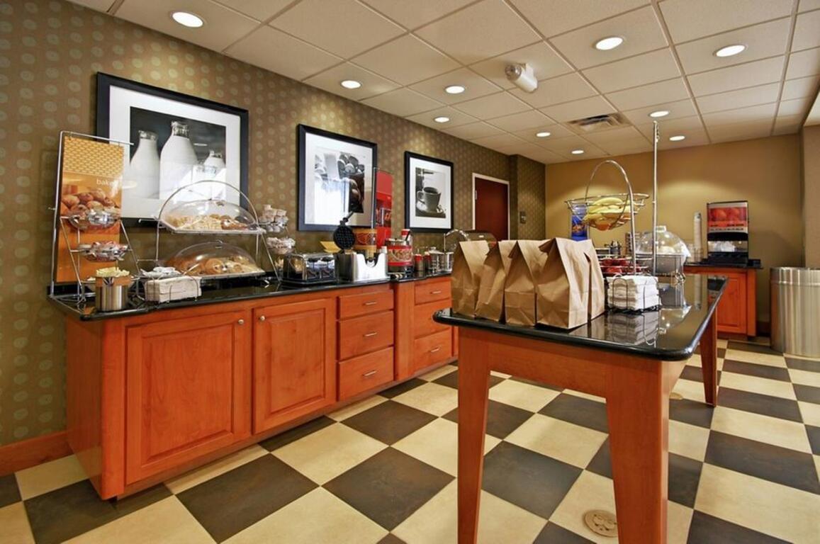 Hampton Inn and Suites New Iberia photo