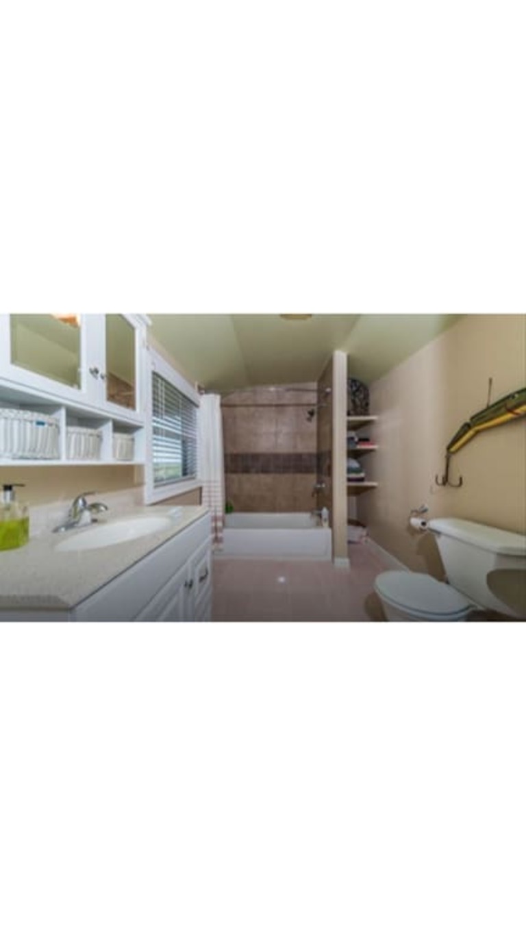 Beautiful, Relaxing, Spacious Cottage with view of Vermillion Bay! photo