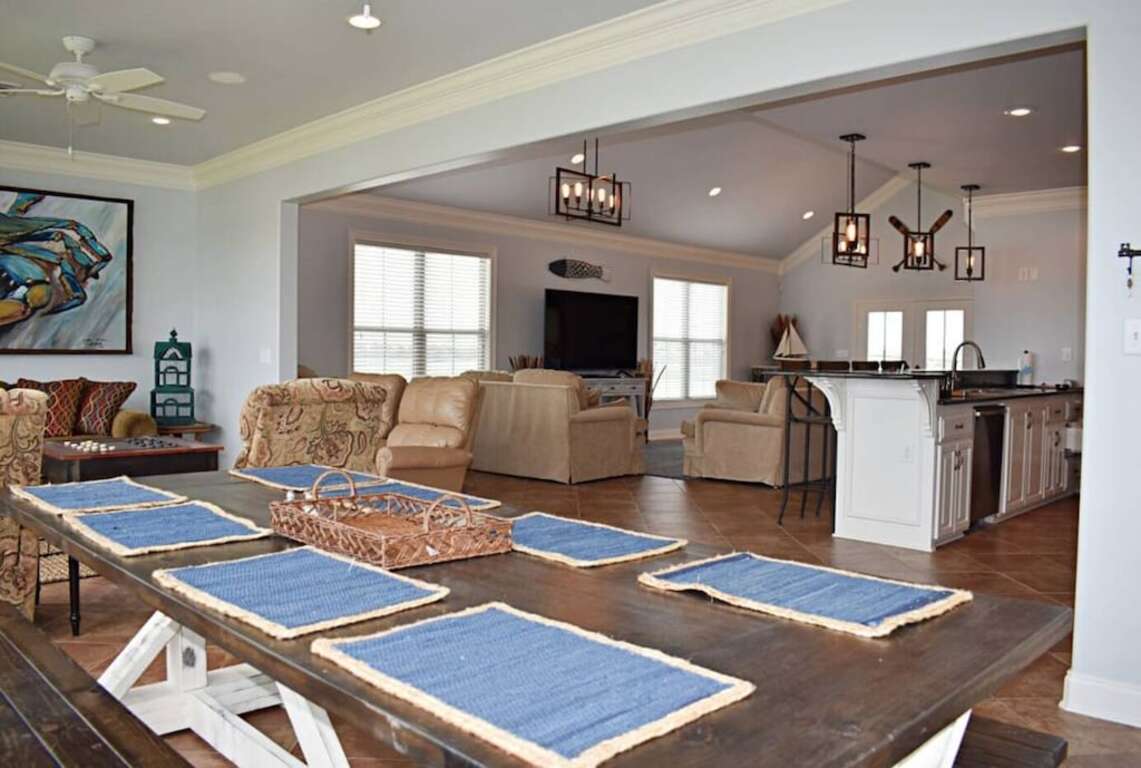 King Beds, Riverside, Close to Historic Downtown, Casinos, Boardwalk, Food photo