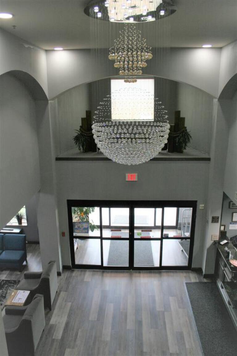 Best Western Plus Lake Dallas Inn & Suites photo