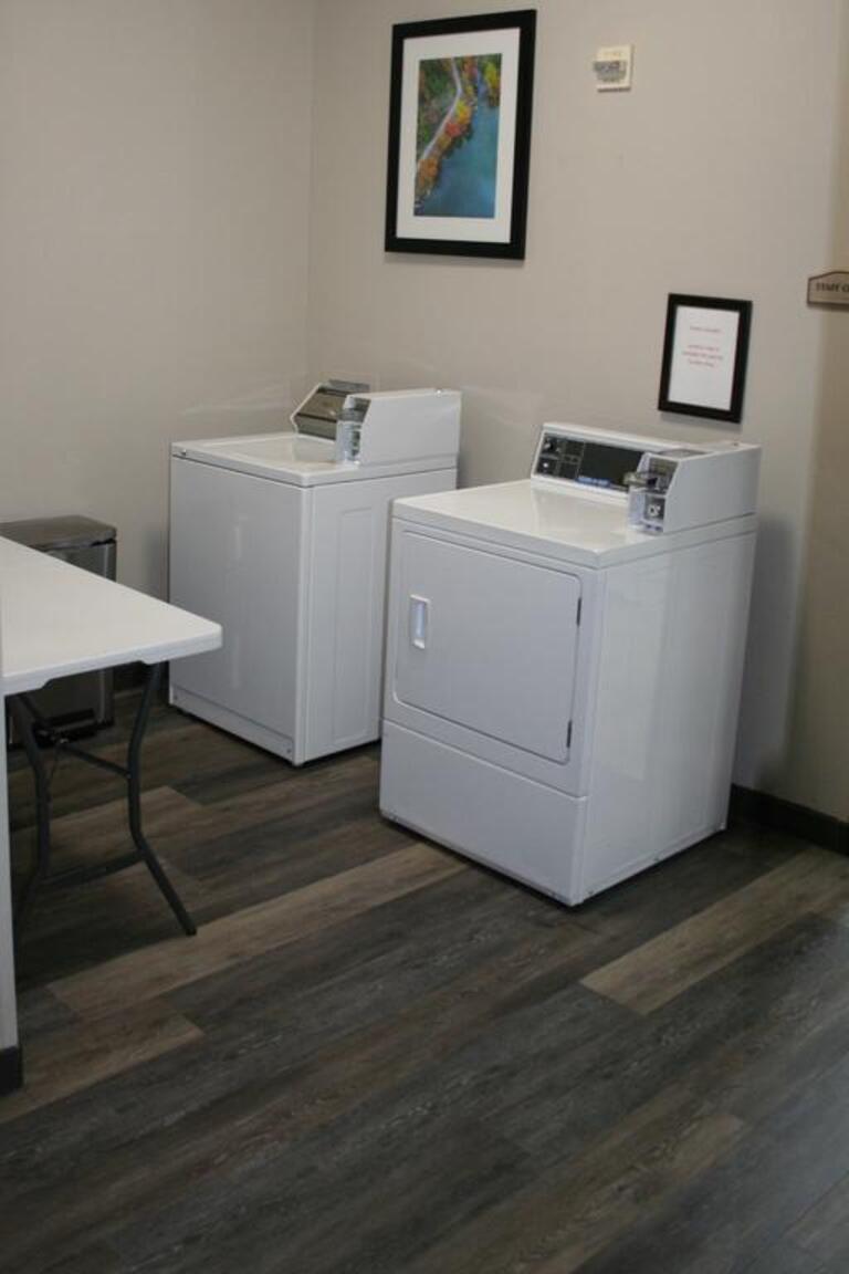 Best Western Plus Lake Dallas Inn & Suites photo