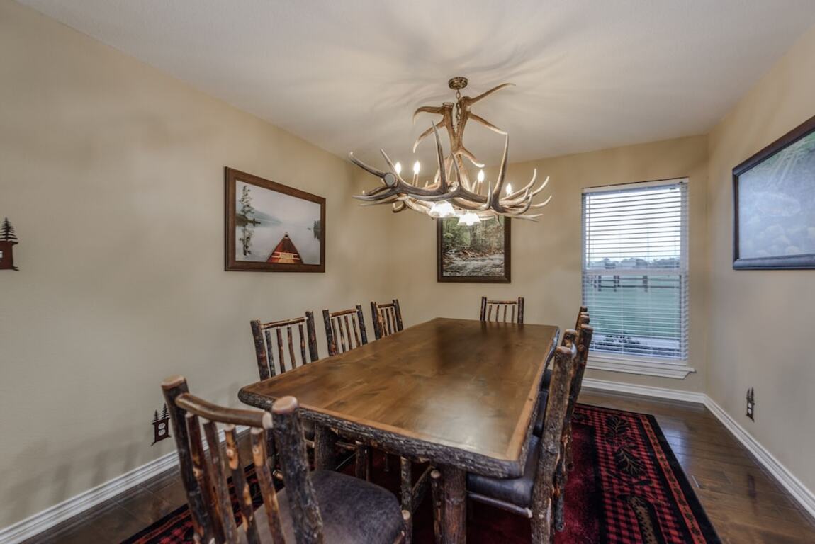 Pond for fishing, hot tub, pet-friendly, perfect for families! photo