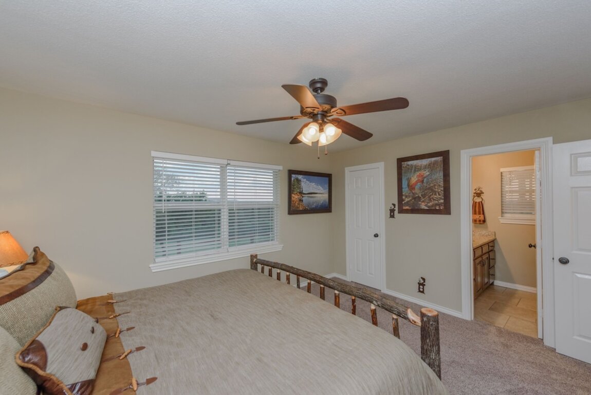 Pond for fishing, hot tub, pet-friendly, perfect for families! photo