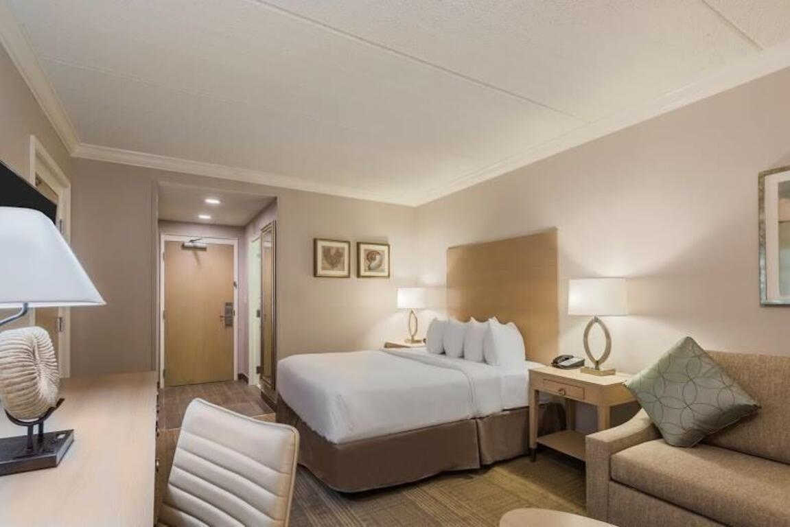 Holiday Inn Express Fairhope - Point Clear, an IHG hotel photo