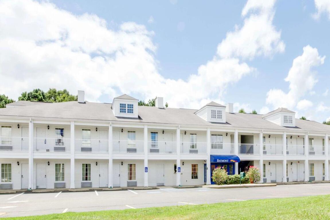 Baymont by Wyndham Ozark photo