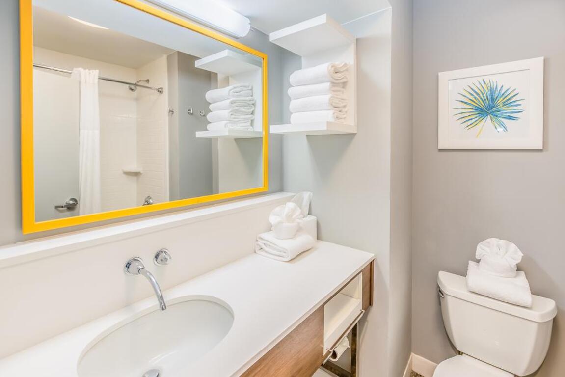 Hampton Inn Pensacola Beach photo