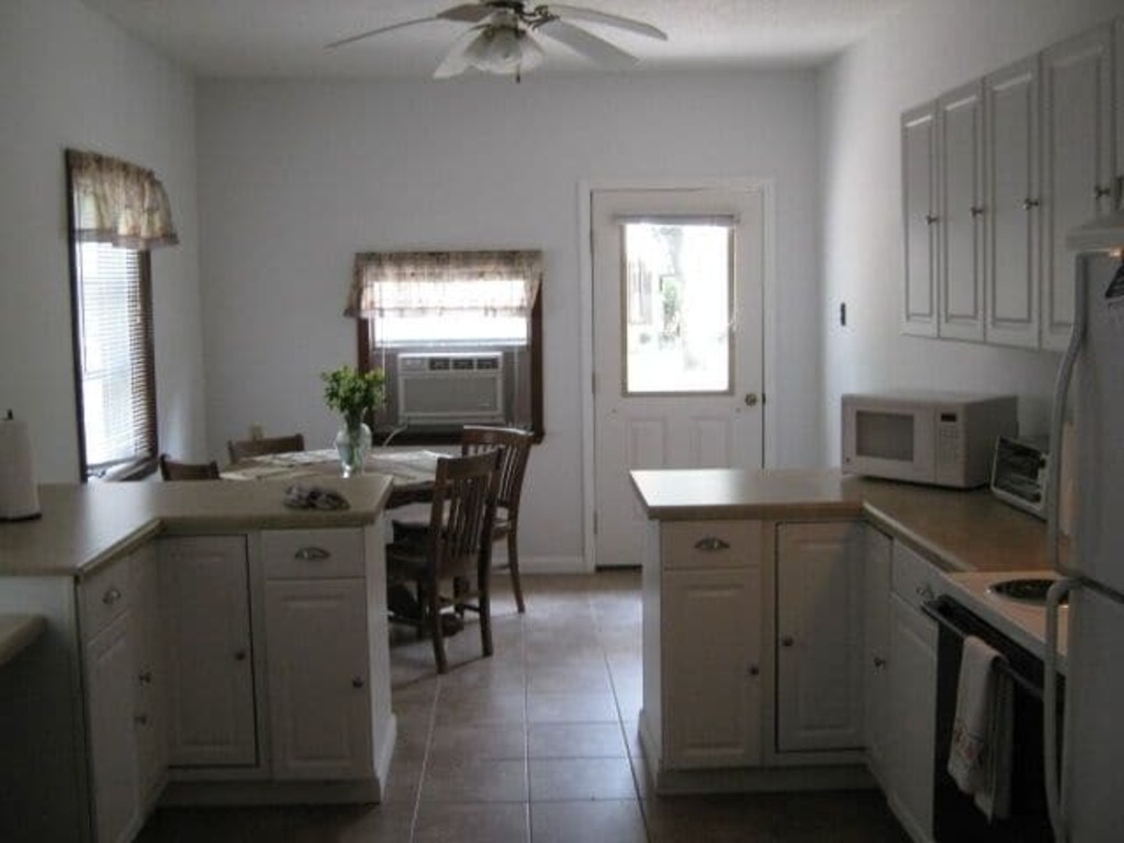 Cottage on Perdido Bay. Right on the Water, Big Trees, Quiet. photo
