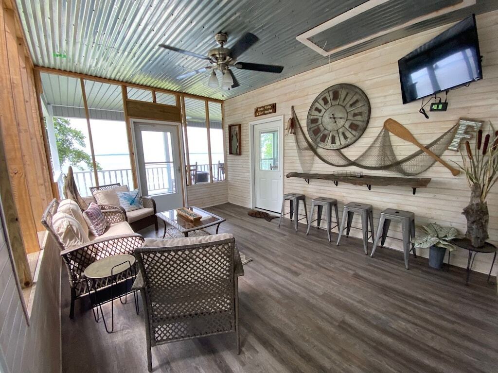 Lakefront with stunning views! photo