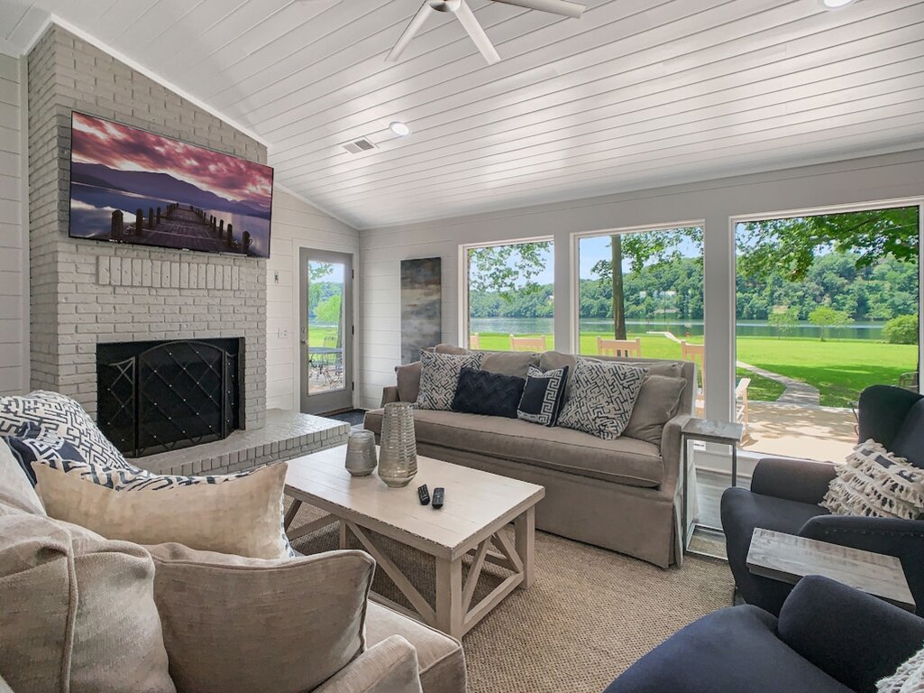 New Listing! 5 Bed 5 Bath 20 Min to UA, Flat Lot on Lake Tuscaloosa photo