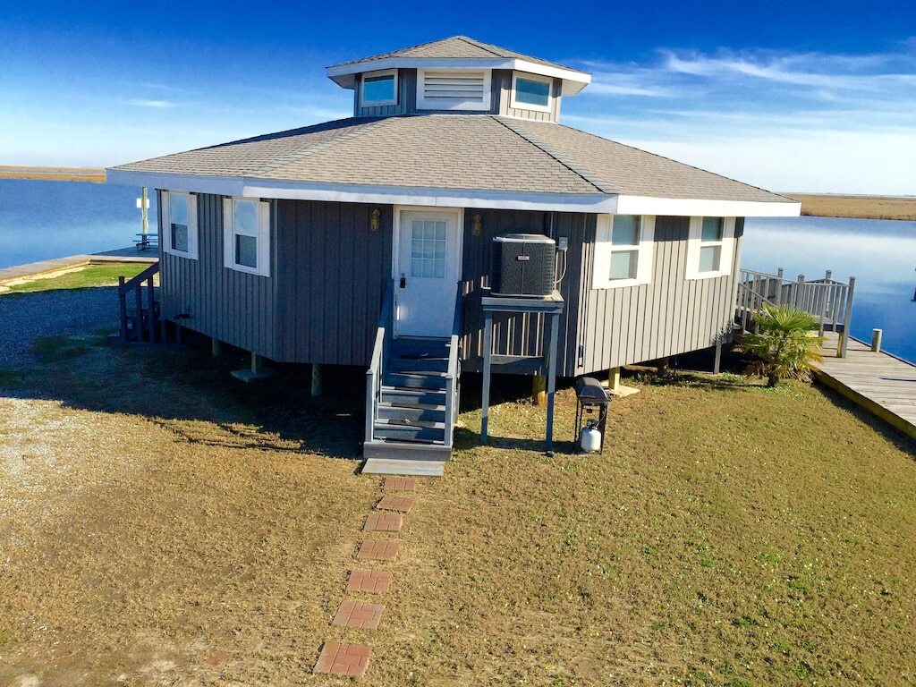 'Little Blue Crab' ~ Quaint Slidell Cottage w/Dock photo
