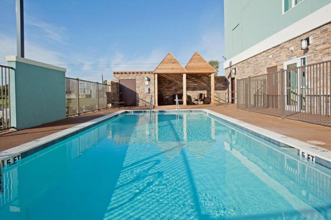 Holiday Inn Express & Suites Rockport - Bay View, an IHG hotel photo