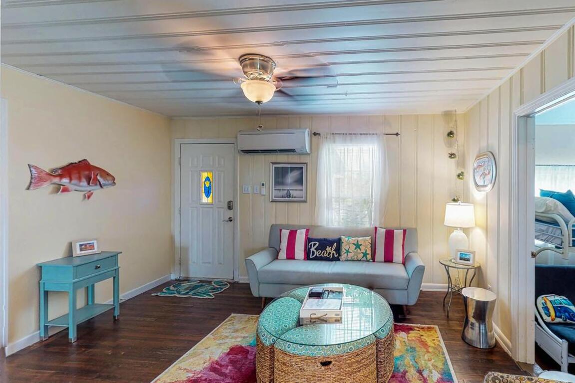 Cherry Street Cottage photo