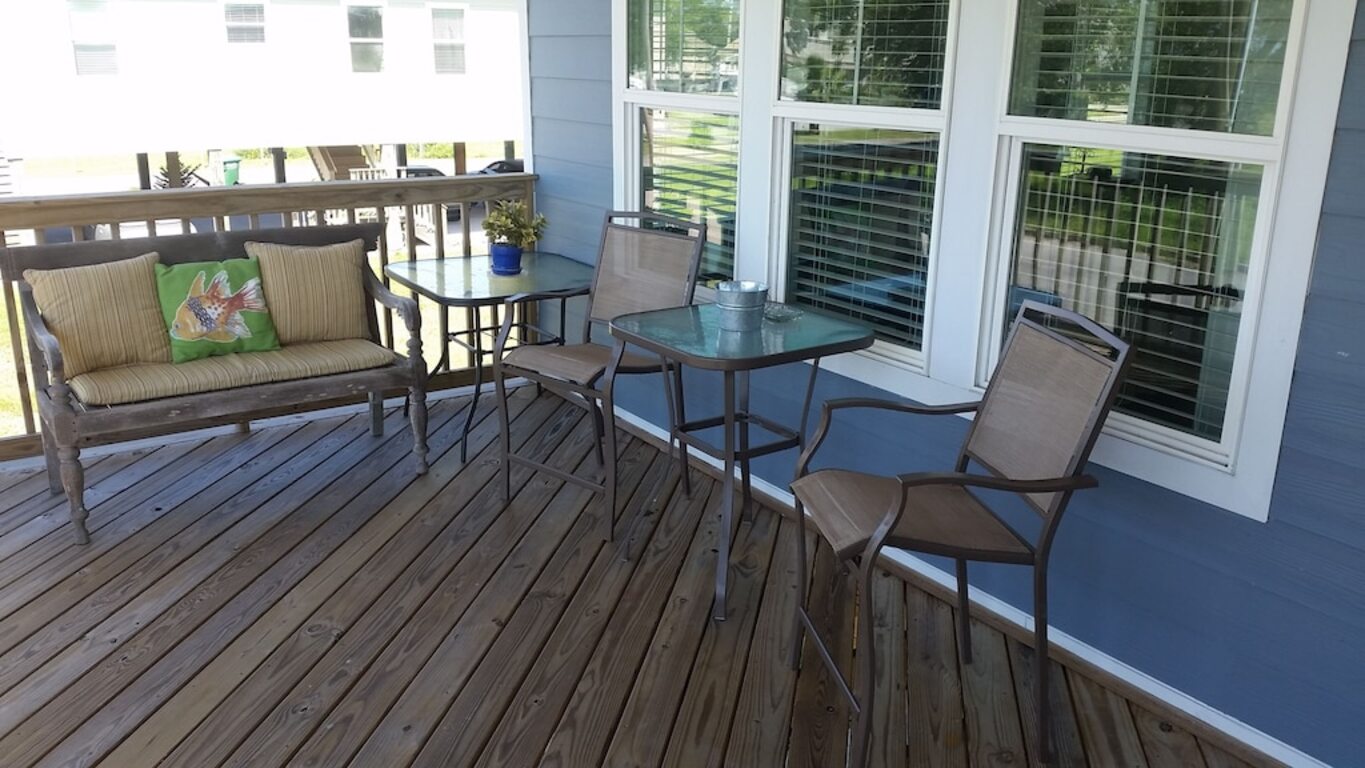 Great views of the beach & sunset!!! Close to downtown & Island View Casino!!! photo