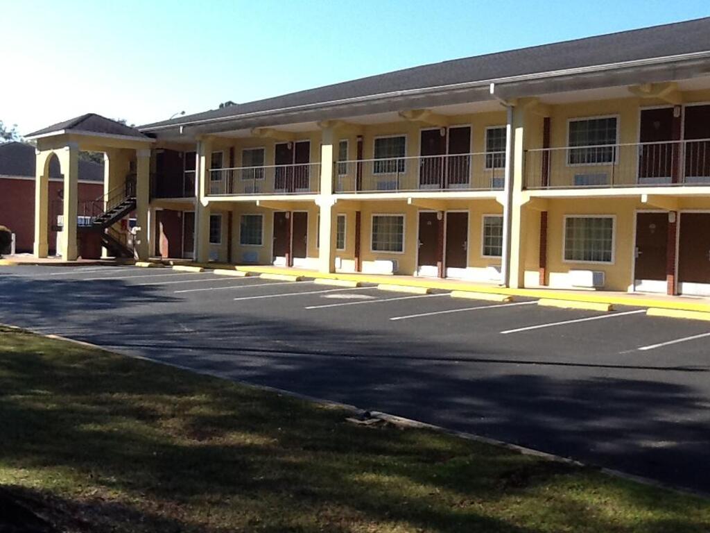 Cumberland Inn & Suites photo