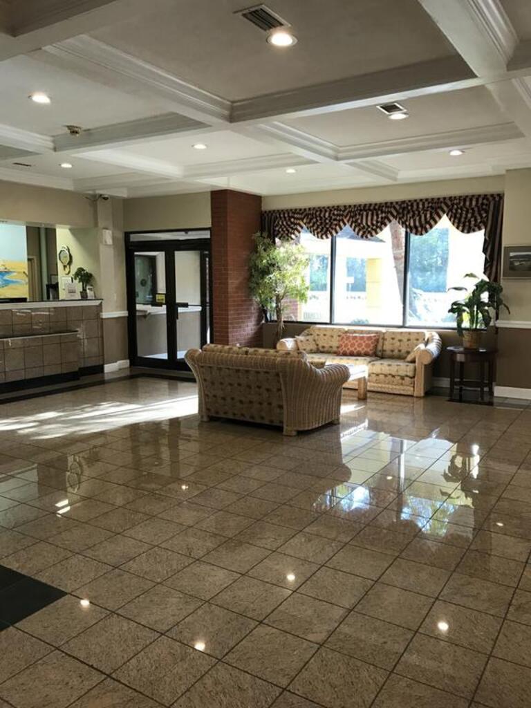 Cumberland Inn & Suites photo