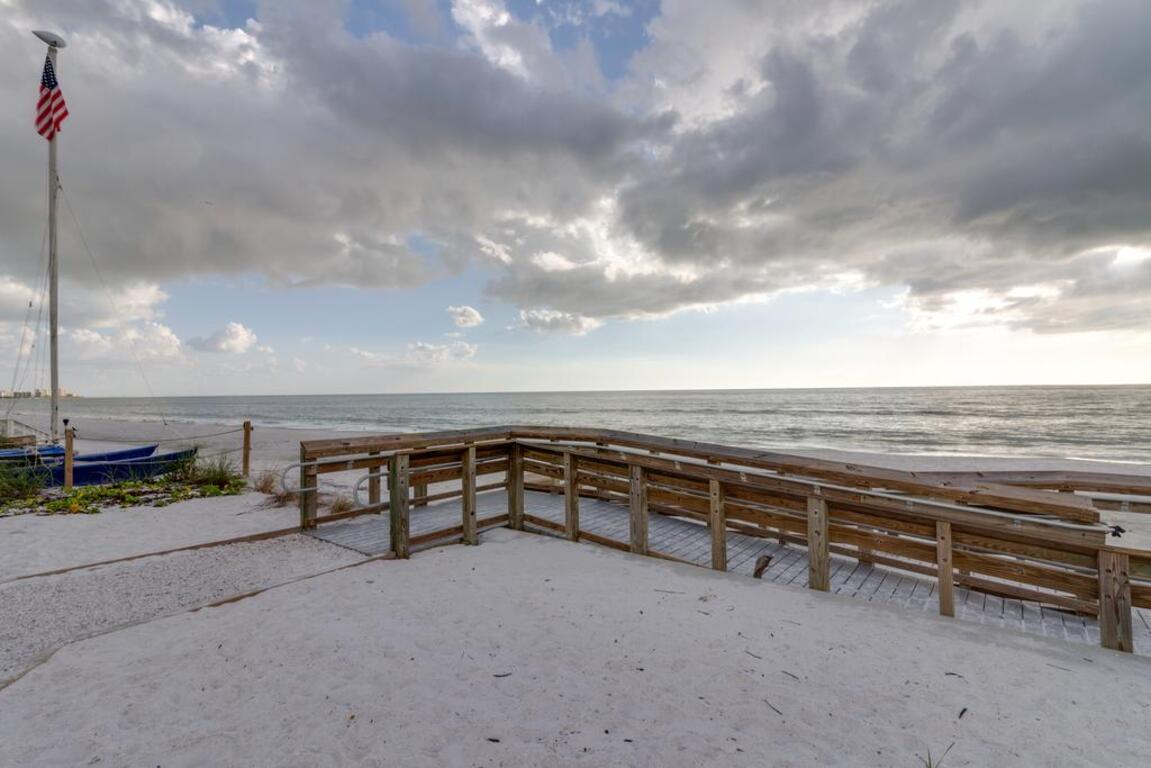 Whitecap Condo Beachfront Splendor photo