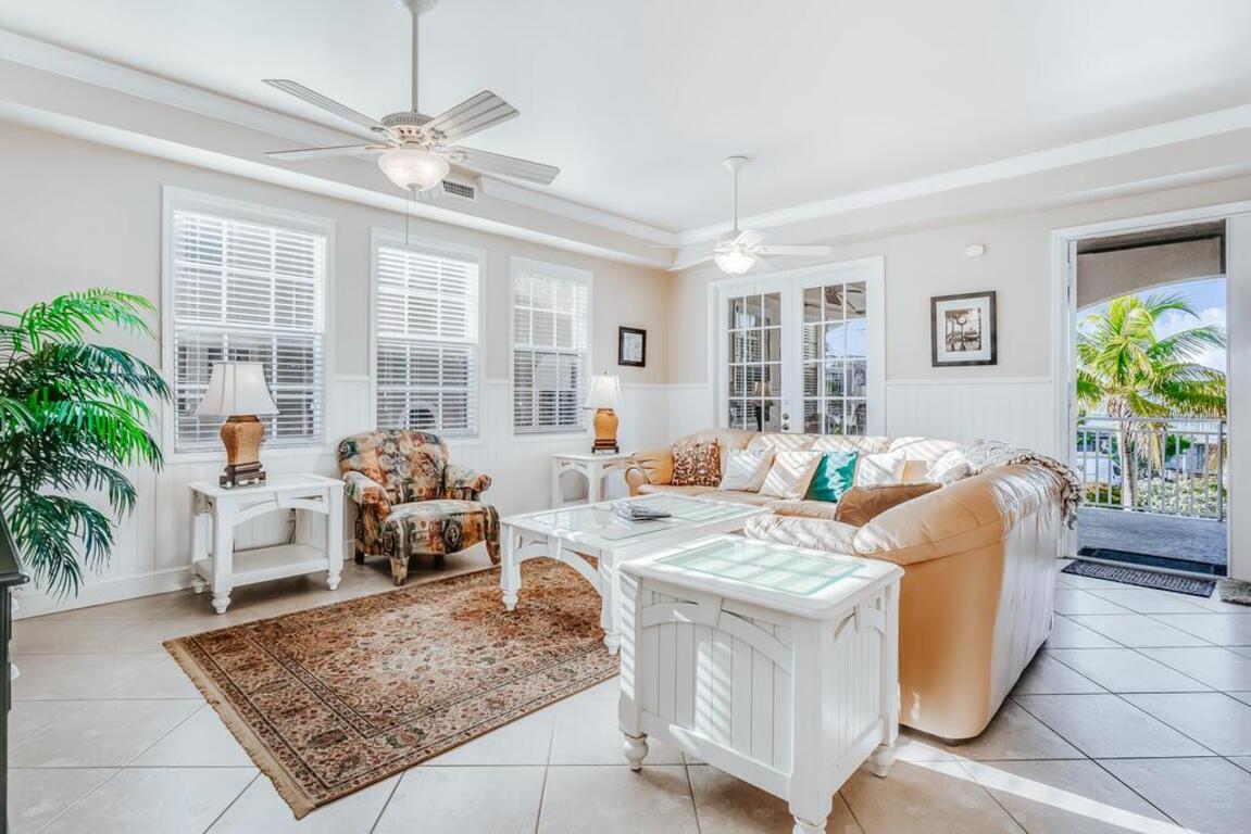 Whitecap Condo Beachfront Splendor photo