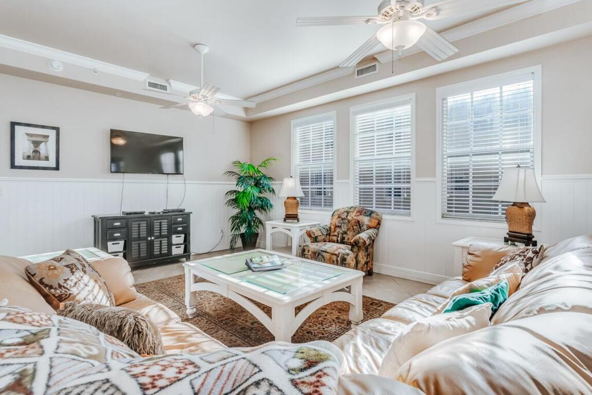 Whitecap Condo Beachfront Splendor photo
