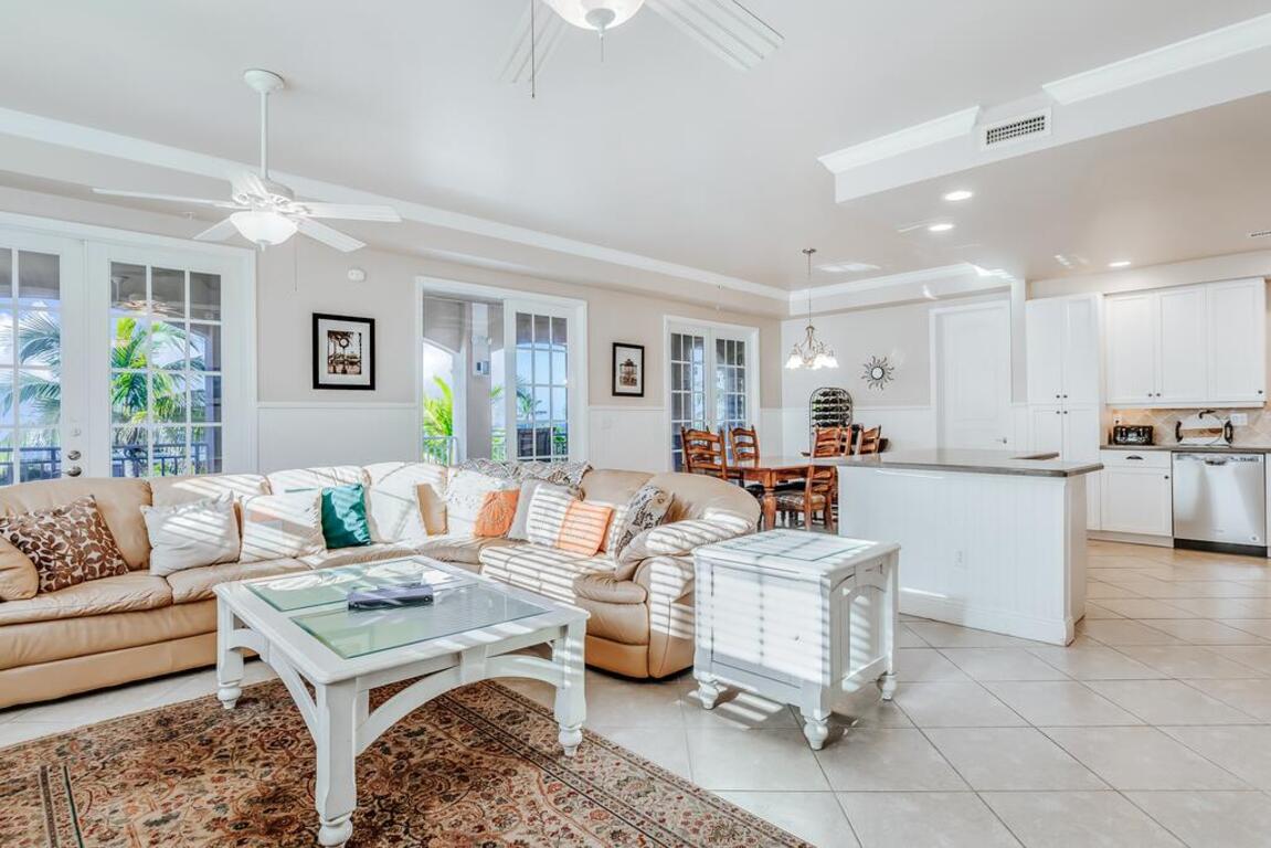 Whitecap Condo Beachfront Splendor photo