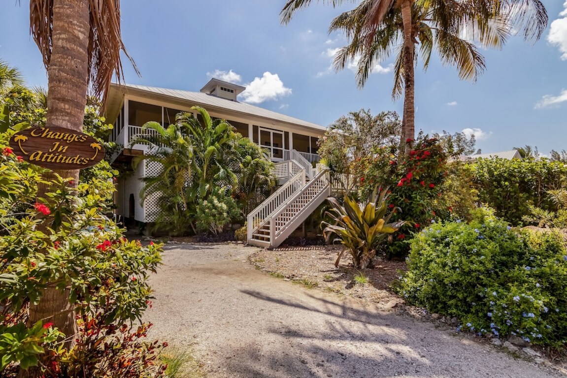 Waterfront Steps to Beach, Hot Tub, Huge Deck, Pets, Tiki Bar,Kayaks Bikes, Dock photo