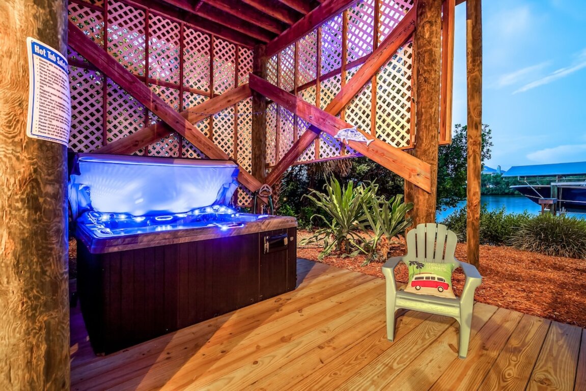 Waterfront Steps to Beach, Hot Tub, Huge Deck, Pets, Tiki Bar,Kayaks Bikes, Dock photo