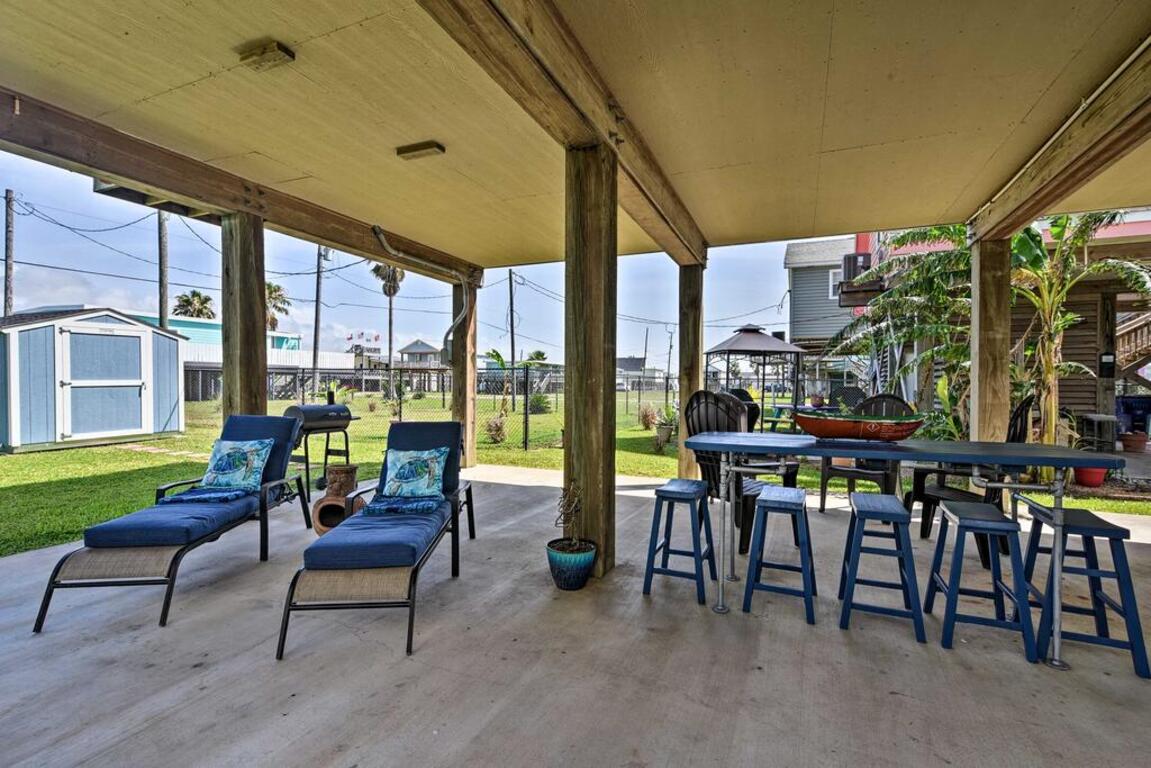 Surfside Beach Retreat with Deck Walk to Beach photo
