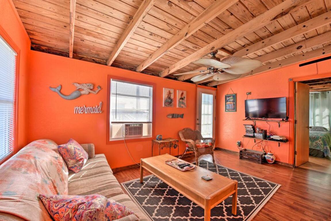 Colorful Cottage - 2 Blocks to Surfside Beach! photo