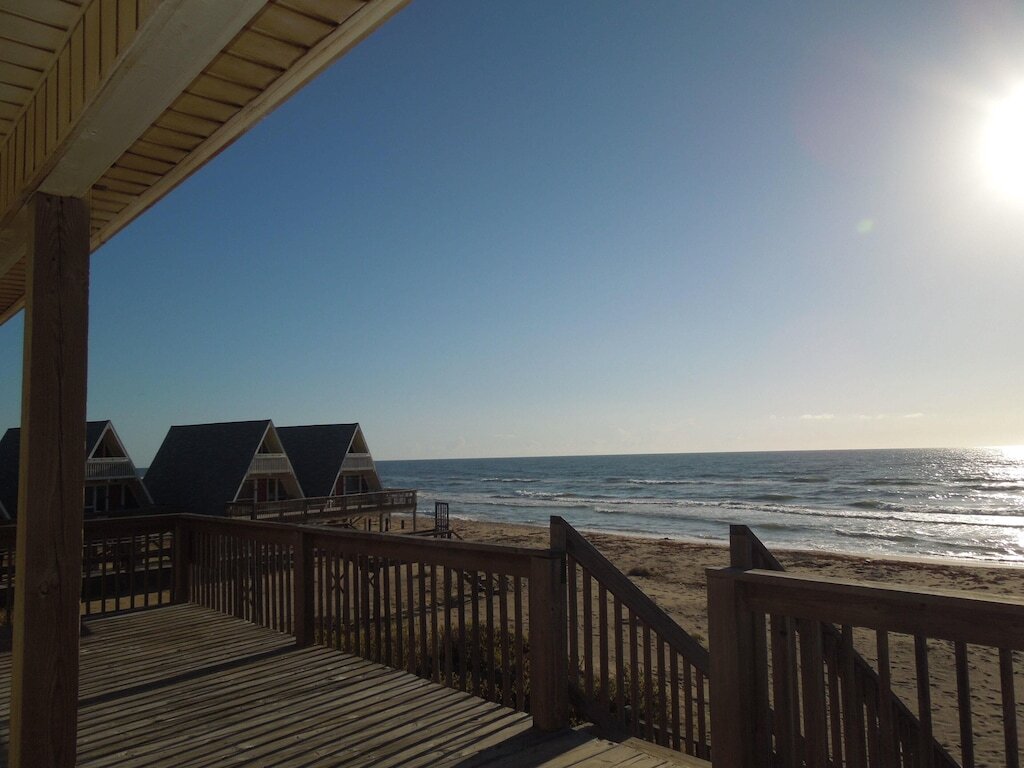 Beach Front (10084)_On Pedestrian Beach_Apr 13-15 last min flash sale_$135/nt photo
