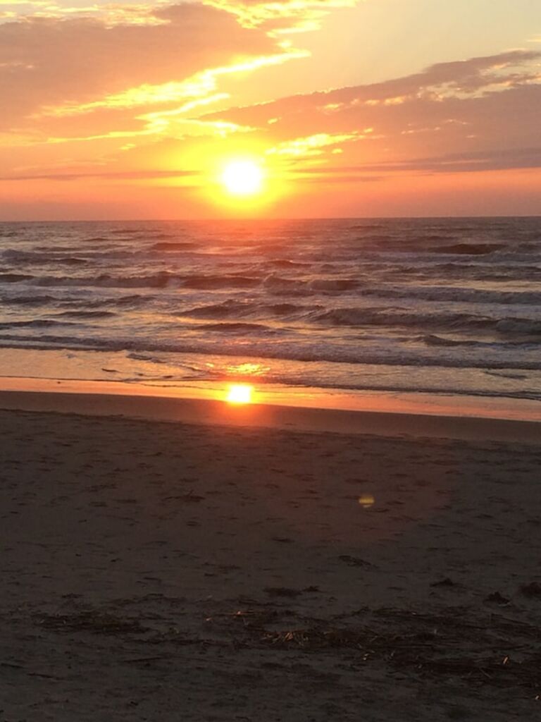 Beach Front (10084)_On Pedestrian Beach_Apr 13-15 last min flash sale_$135/nt photo