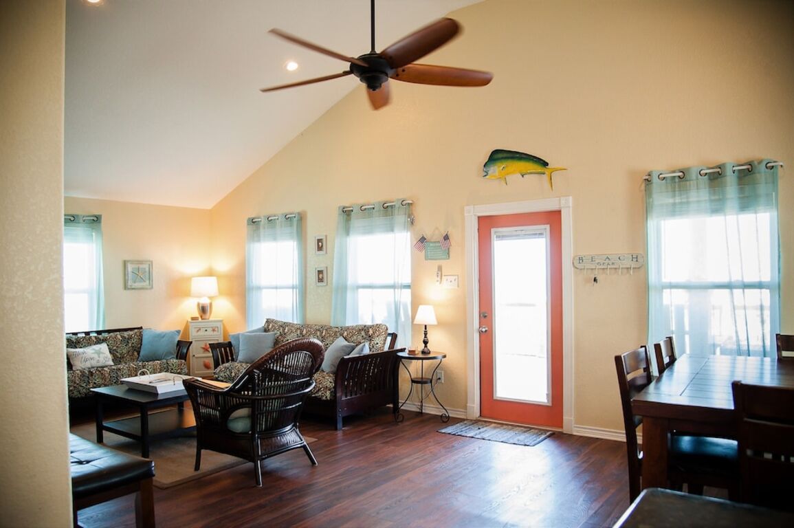 Beautiful Surfside Beach Vacation Spot, pet friendly. photo