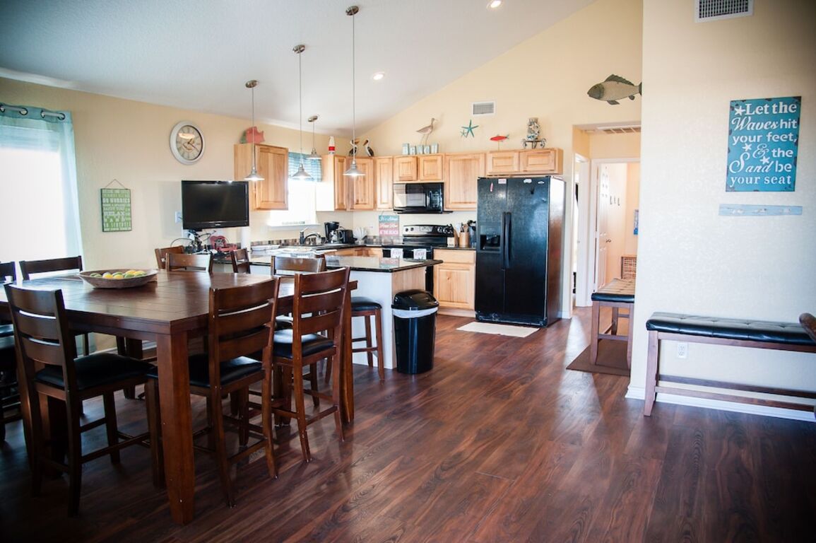 Beautiful Surfside Beach Vacation Spot, pet friendly. photo