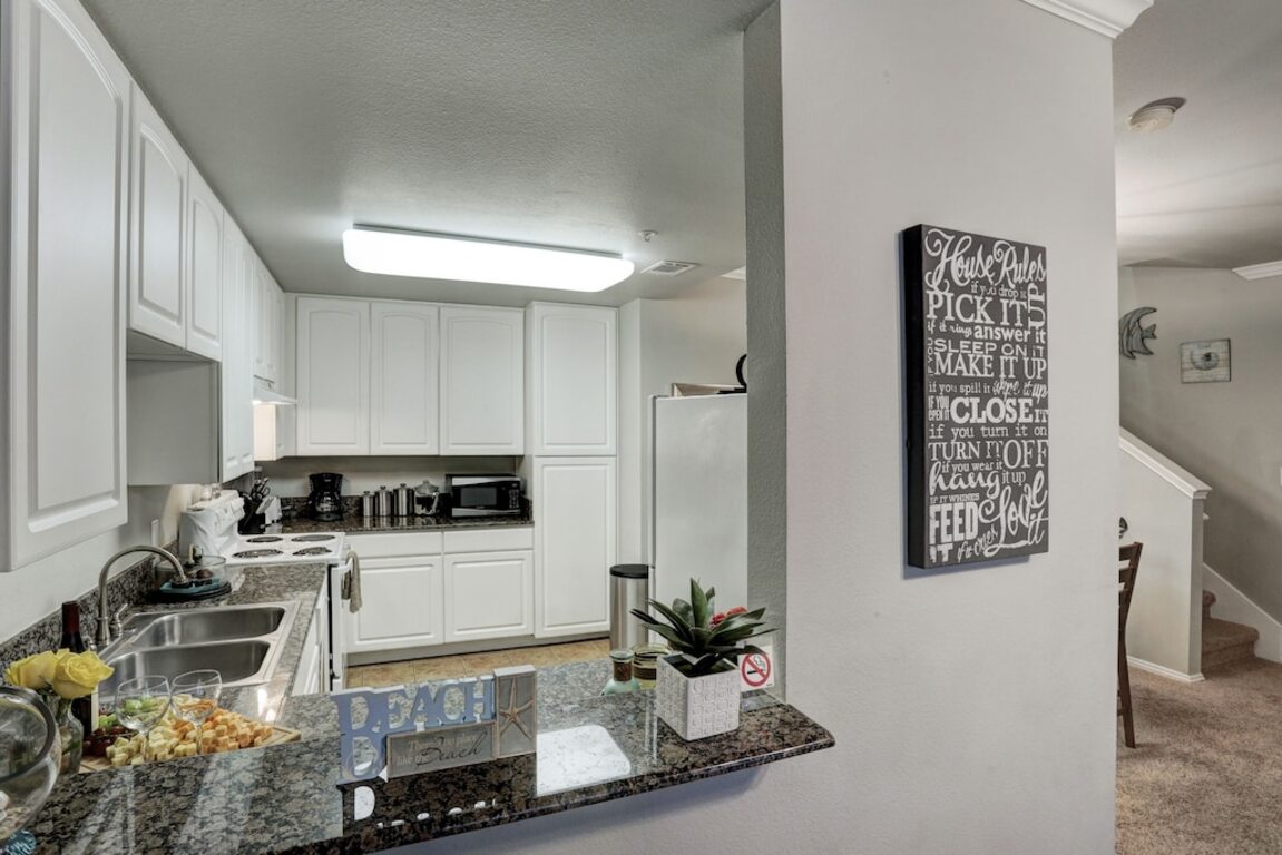 STAY ON THE BEACH!!! BEAUTIFUL BOUTIQUE PROPERTY!!! photo