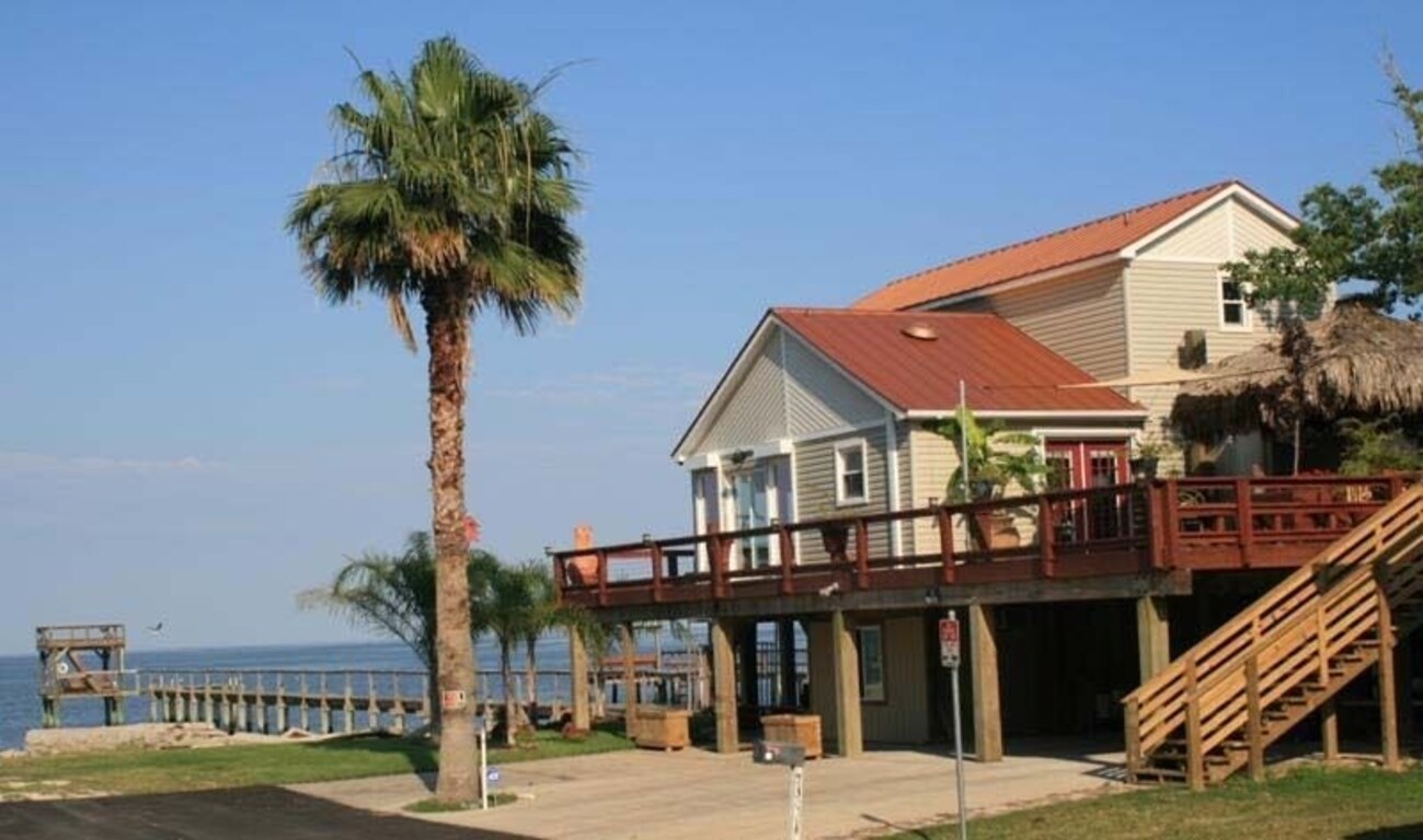 Kemah Seaside Retreat next to Kemah Boardwalk - Last Minute Deal, Call For Rates photo