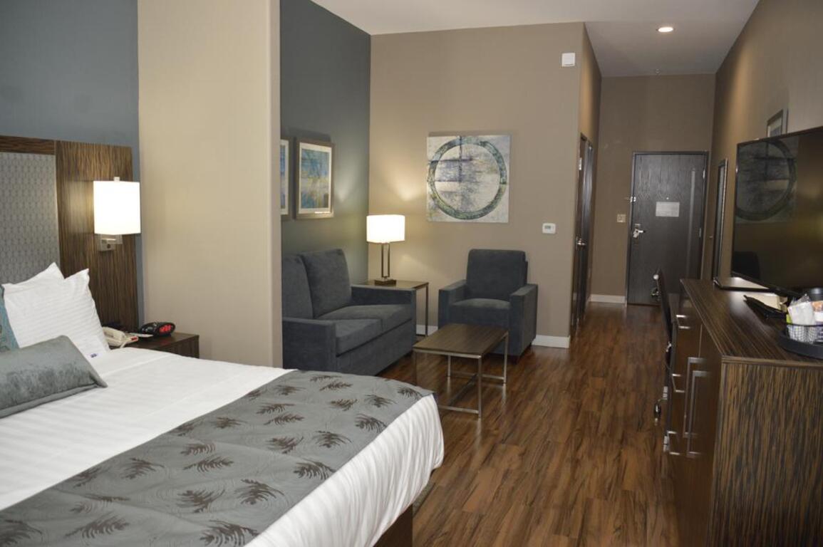 Best Western Plus Pflugerville Inn & Suites photo