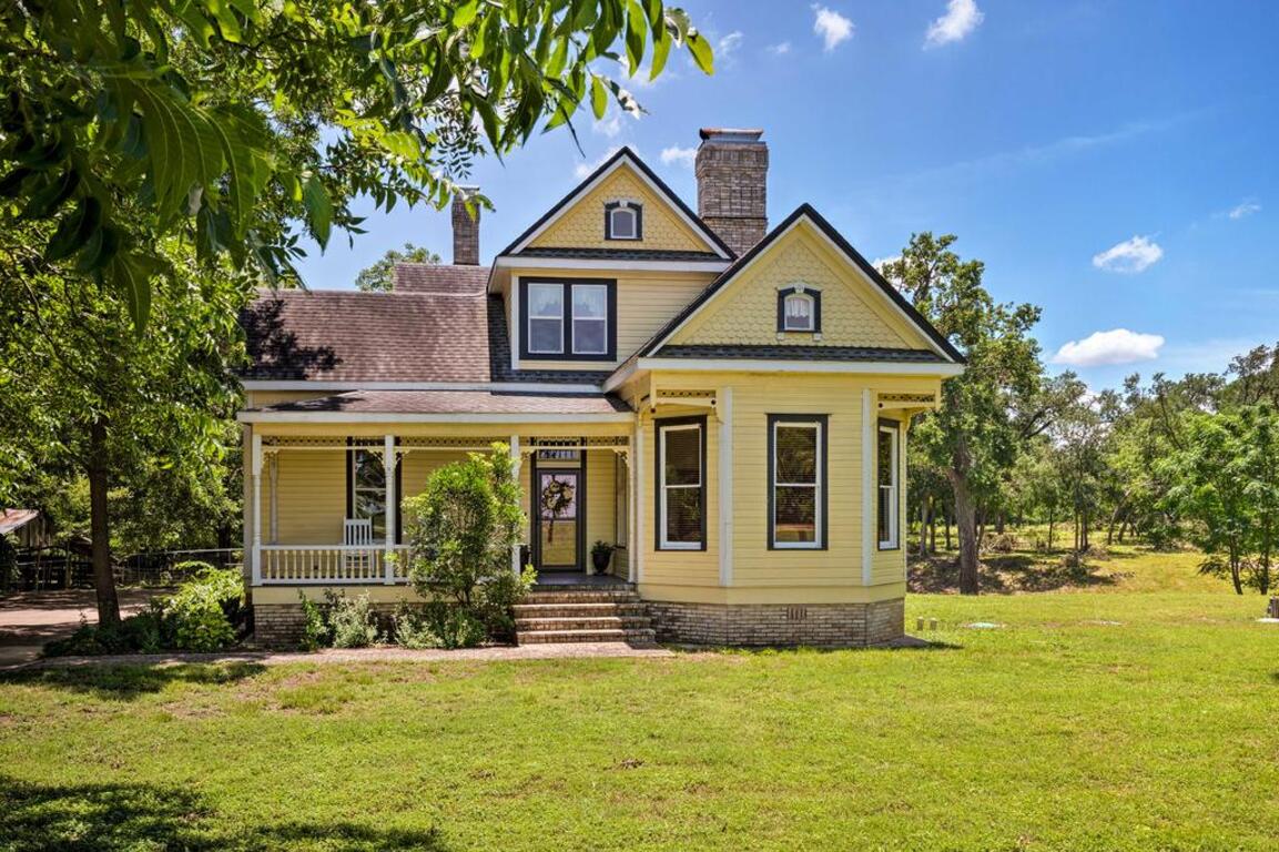 23-Acre Victorian Farmhouse 30 Min to Austin! photo
