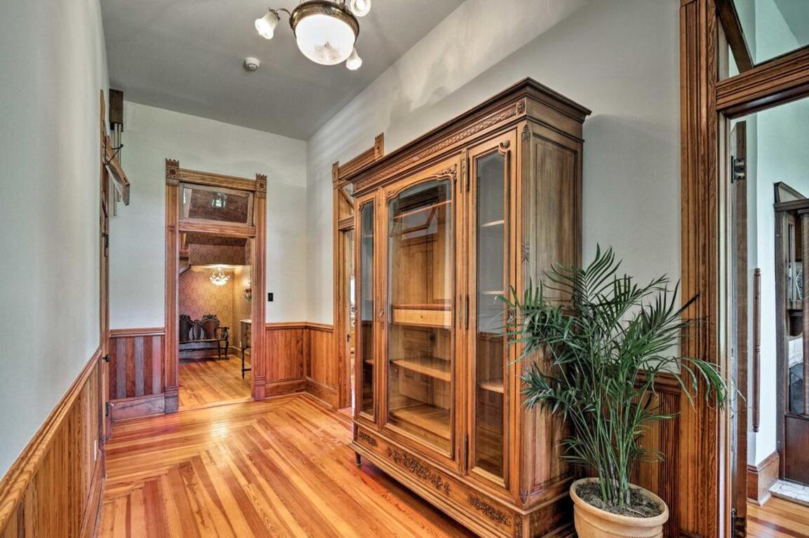 23-Acre Victorian Farmhouse 30 Min to Austin! photo
