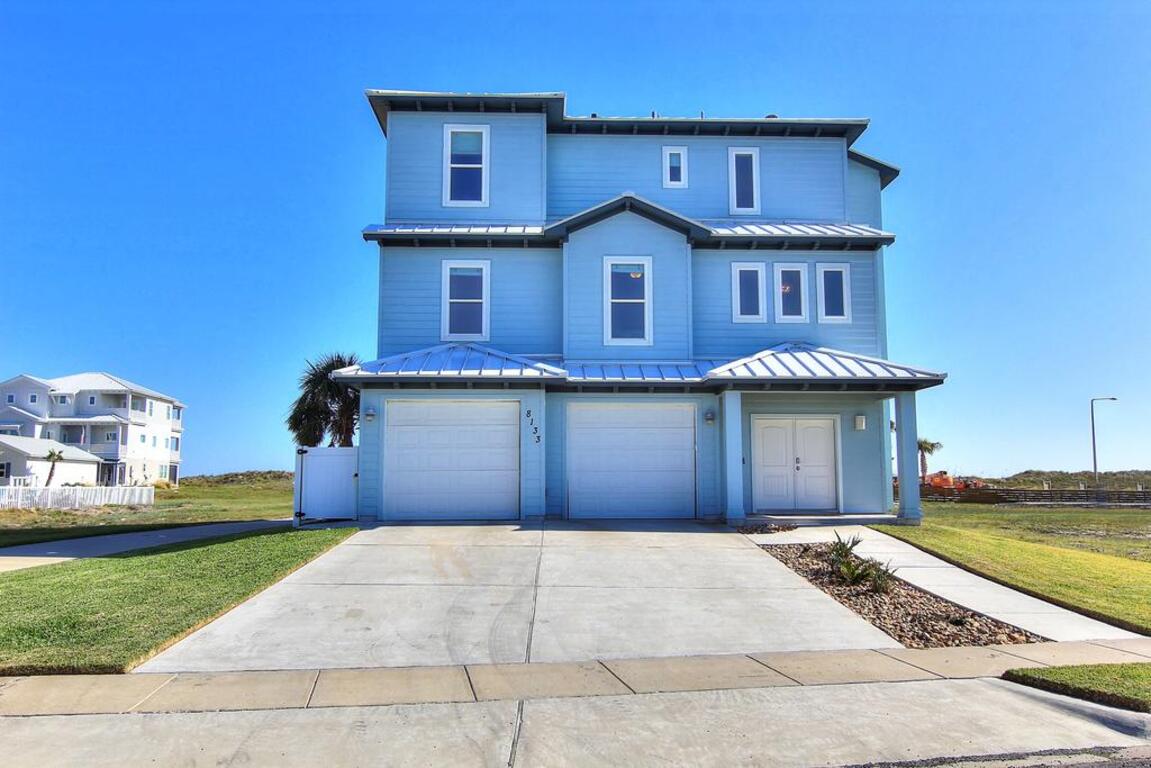The Blue Pearl 8133 Home photo