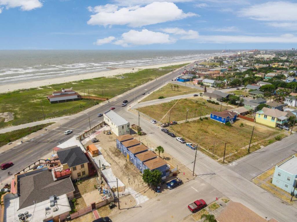 Coastal Cottage, Unit 7, Across from the Beach photo