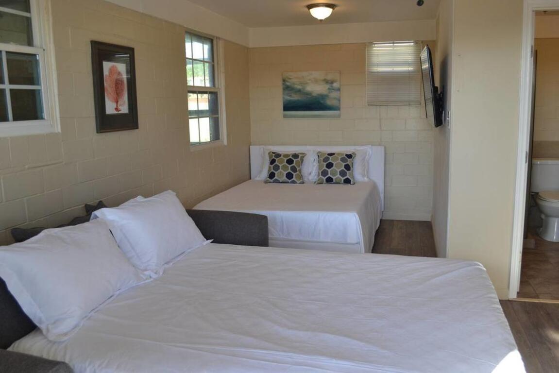 Coastal Cottage, Unit 9, Across Street from Beach photo
