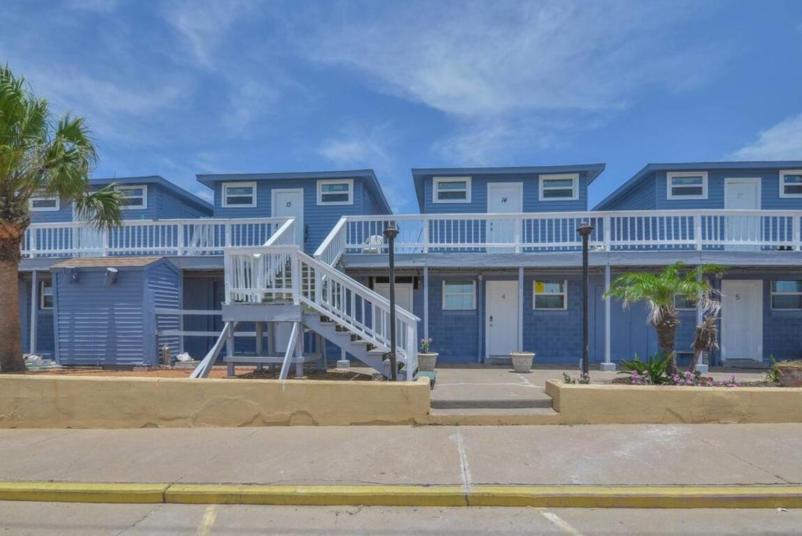 Coastal Cottage, Unit 9, Across Street from Beach photo