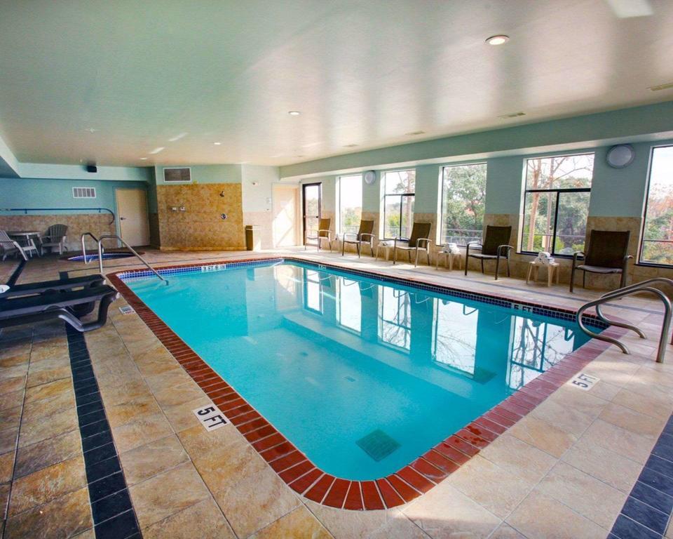 Comfort Suites Georgetown photo