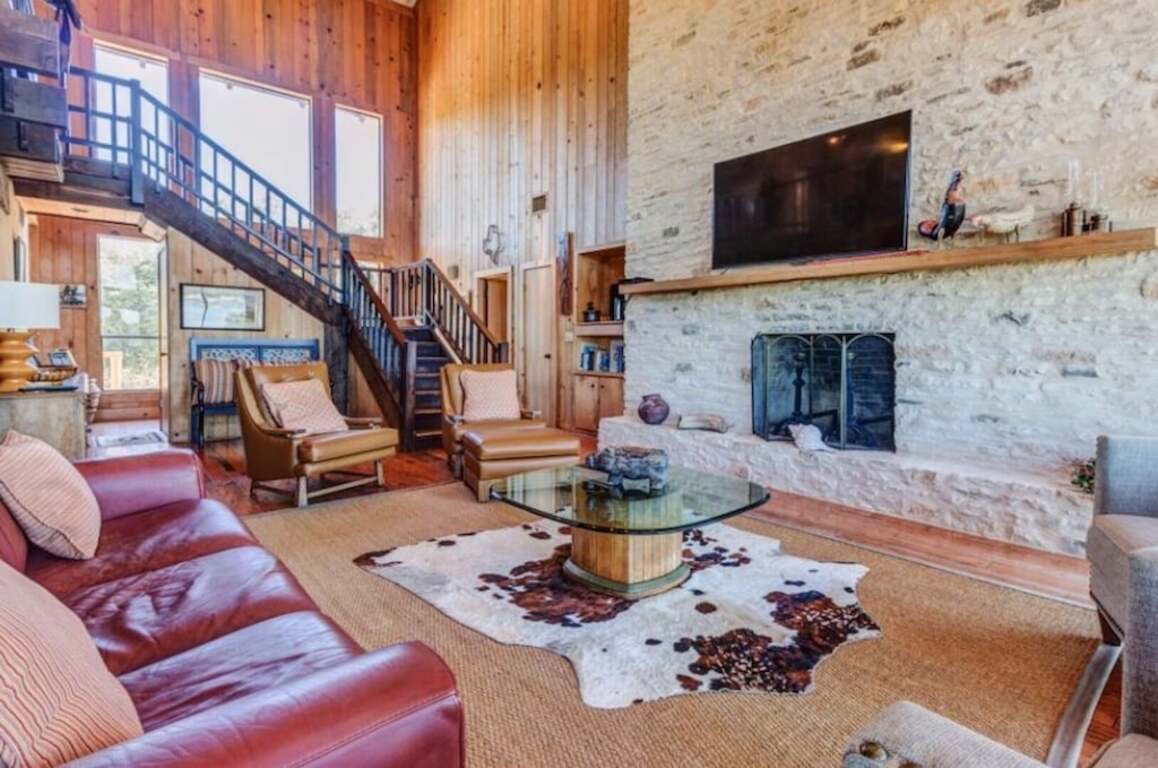 Waterfront, Decks Galore- Awesome Views! photo