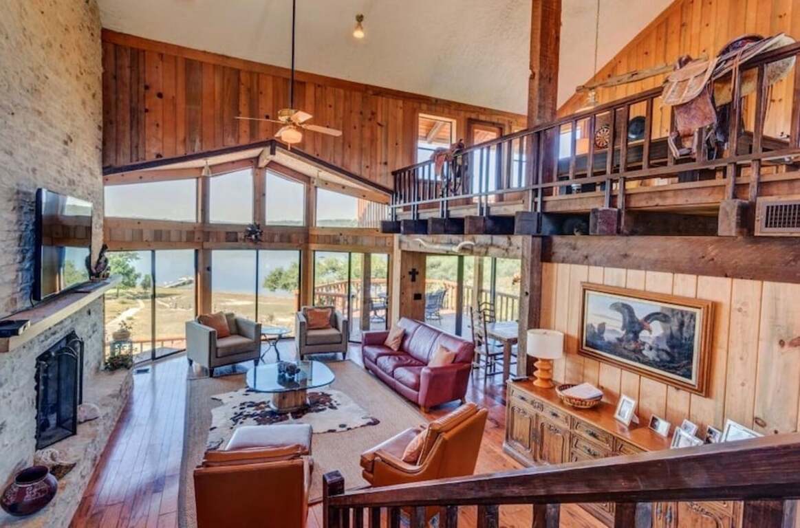 Waterfront, Decks Galore- Awesome Views! photo