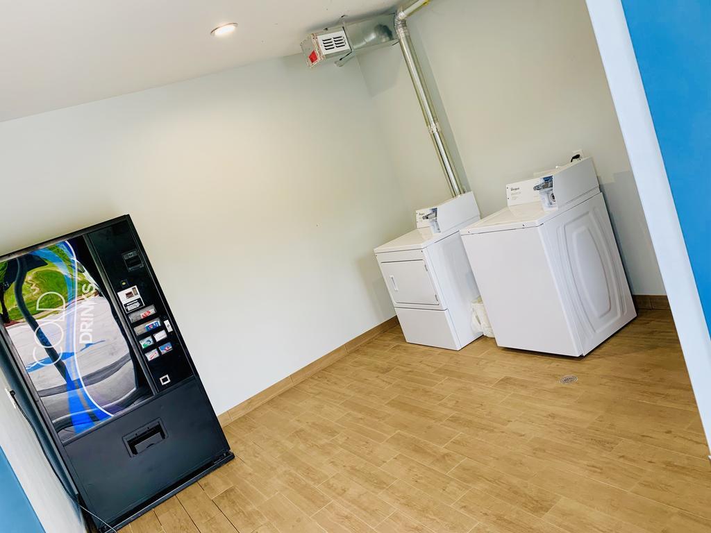 Americas Best Value Inn & Suites photo