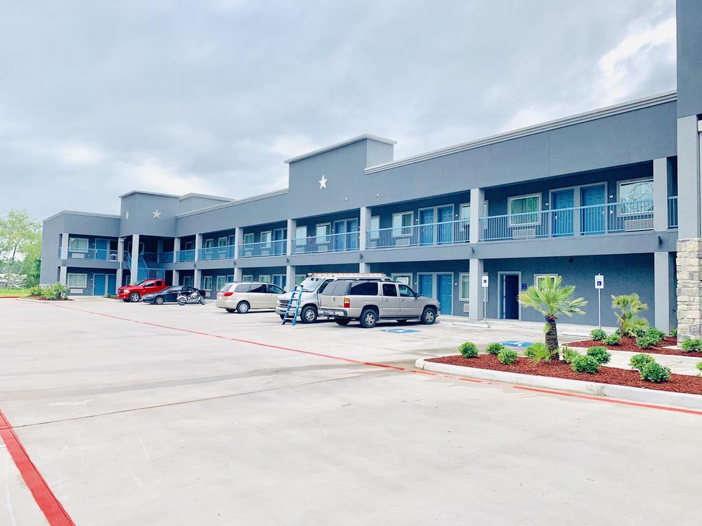 Americas Best Value Inn & Suites photo